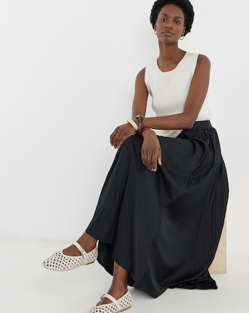 Black Pleated Pull On Jersey Maxi Skirt