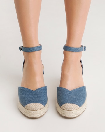 Layla Classic Closed Toe Buckle Espadrille Wedges - Extra Wide Fit (EEE)