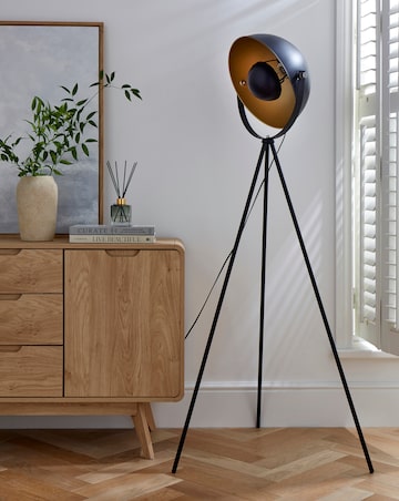 Blink Tripod Floor Lamp
