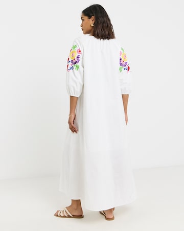 Twisted Wunder Linen Embroidered Maxi Dress