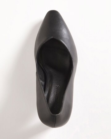 Heeled Court Shoe E Fit