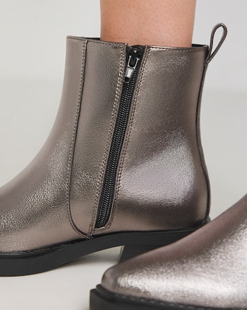 Azora Stretch Seam Western Boots Extra Wide EEE Fit