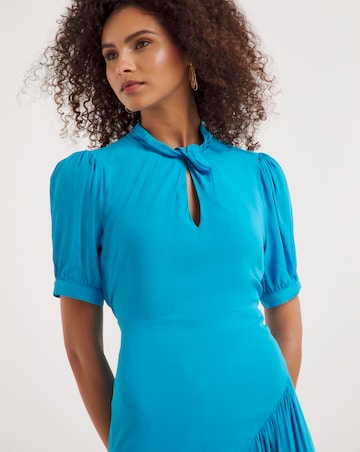 Ro&Zo Scarlett Twist Neck Dress