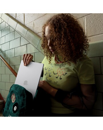 Apple MacBook Air (M5, 2026) 15in 10-core CPU 10-core GPU 16GB 1TB - Sky Blue