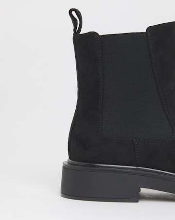 Arya Classic Chelsea Boots - Wide Fit (E)