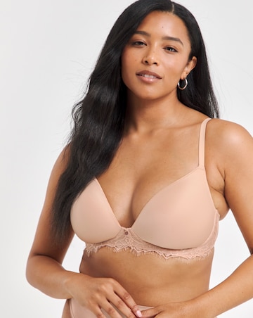 Smoothing Non Wired Padded Bra With Lace Detail