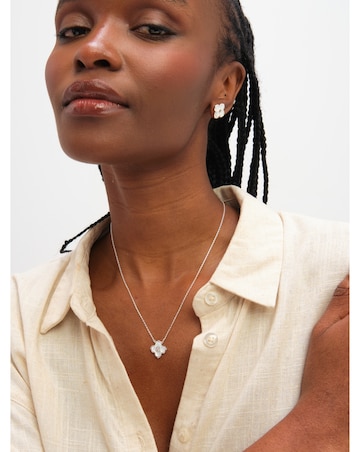 Inicio Sterling Silver Plated Mother of Pearl Clover Set - Gift Box