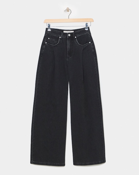 Washed Pleat Detail Wide Leg Jeans