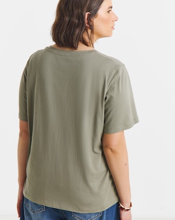 Simply Be Khaki and Black 2 Pack V Neck T-Shirts