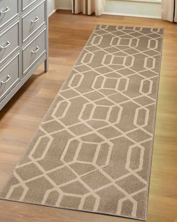 Newport Lattice Geometric Runner