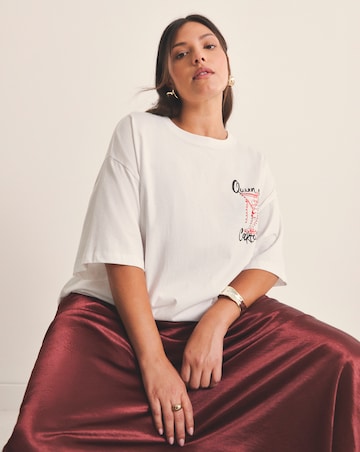 White Queen of Hearts Oversized Graphic T-Shirt