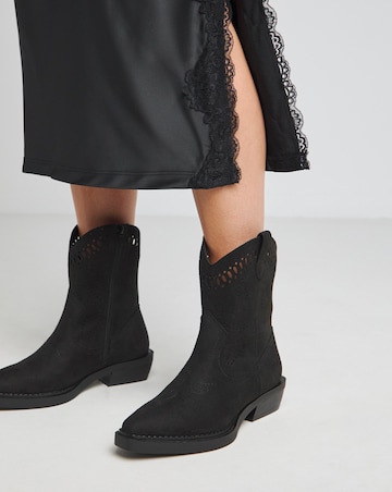 Atlanta Laser Cut Detailing Western Boot - Wide Fit (E)