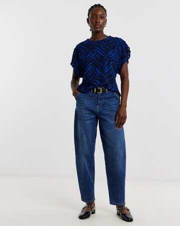 Flutter Sleeve Textured Top