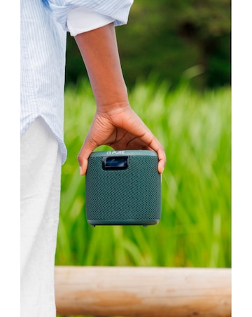 Pure Woodland Outdoor Bluetooth & Radio Speaker Green