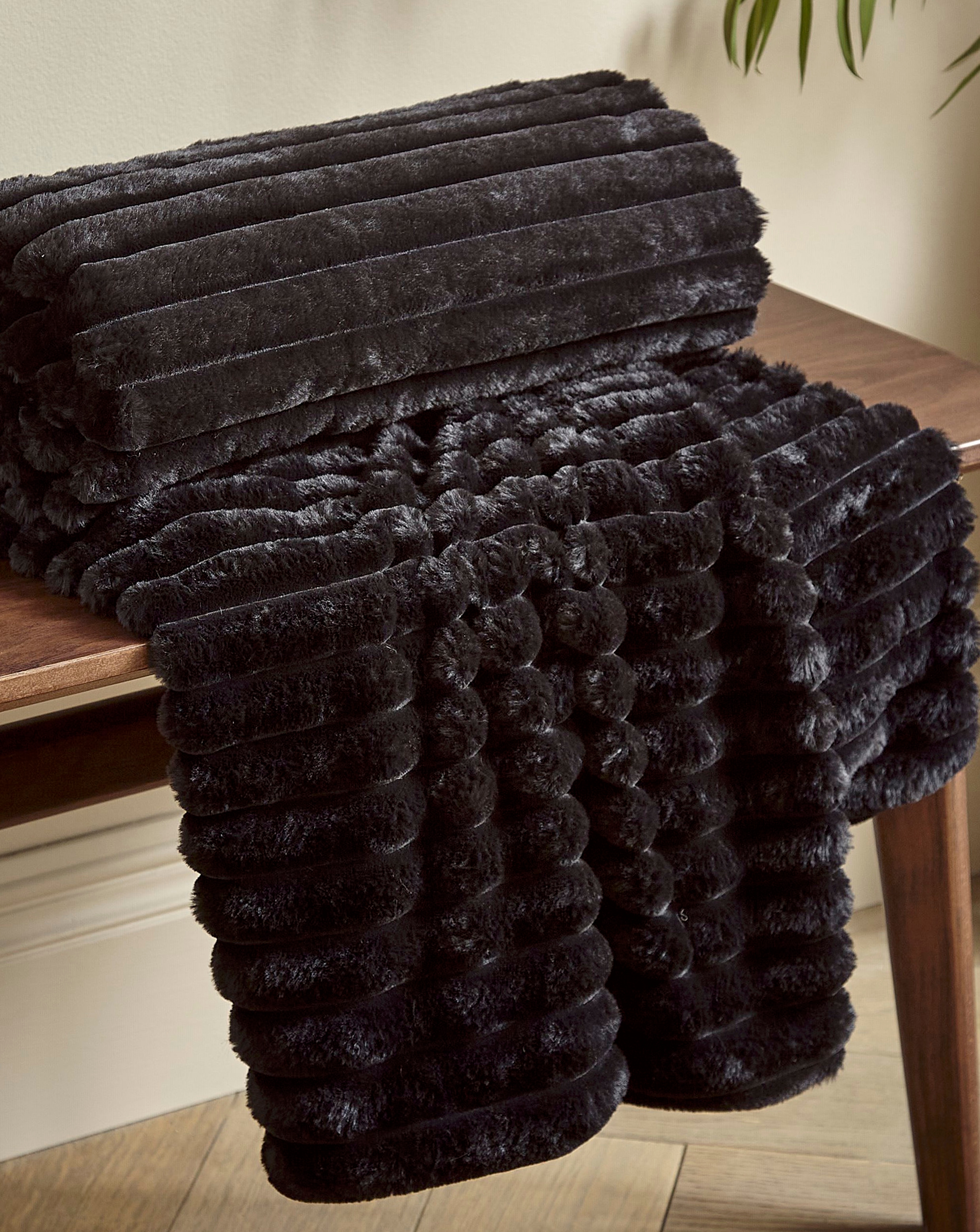 Catherine Lansfield  Cosy Ribbed Throw