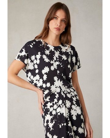 Ro&Zo Harper Mono Floral Flutter Sleeve Midaxi Dress