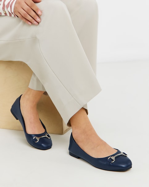 Tandra Classic Ballerina With Snaffle Trim - Wide Fit (E)