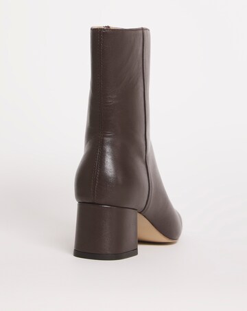 Leather Square Toe Ankle Boot E Fit