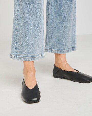 Primrose Soft Leather High Cut Ballerina Wide E Fit