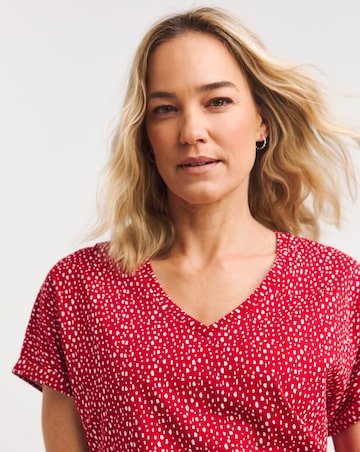 Red Spot V-Neck Short Sleeve T-Shirt