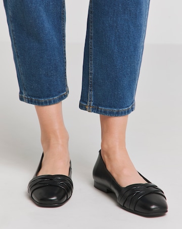 Heavenly Soles Lucille Leather Crossover Detail Square Toe Ballerina Wide E Fit