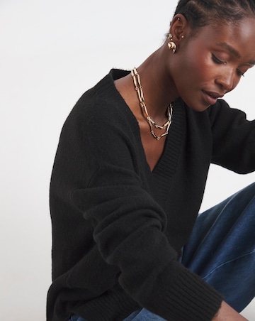 Cosy Yarn Black V-Neck Tunic