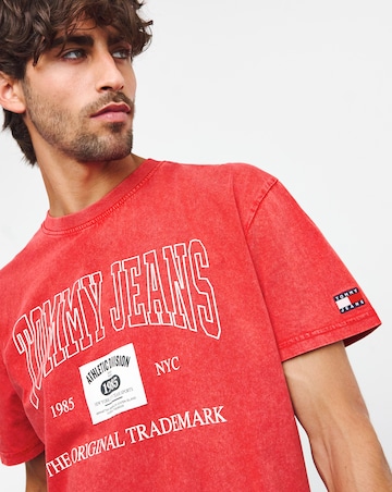 Tommy Jeans Archive Crimson T-shirt