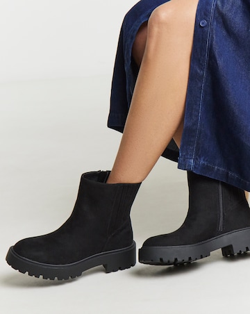 Wren Stretch Gusset Chelsea Boots - Extra Wide Fit (EEE)