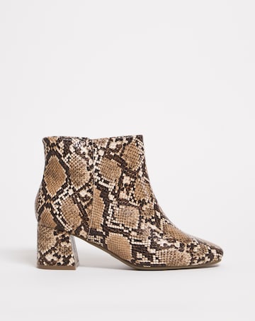 Block Heeled Boot E Fit