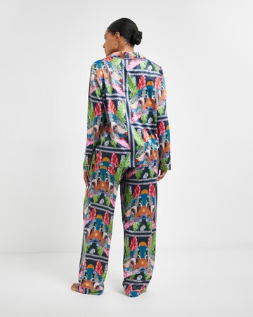 Chelsea Peers Woven Satin Dreamy Leopard Print Pyjama Set