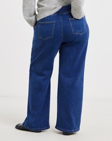 Mid Wash Cosy Weekender Wide Leg Jegging