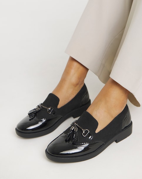 Drama Brogue Tassel Loafer - Standard Fit (D)