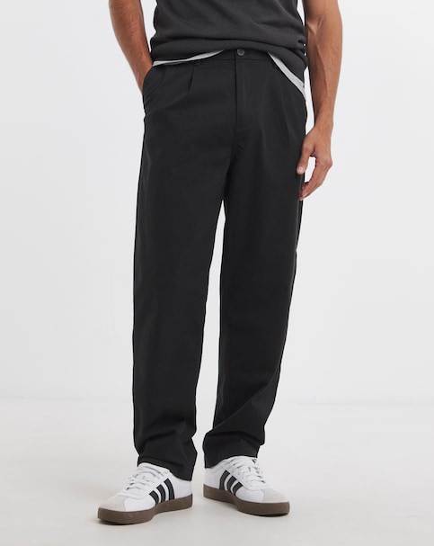 Pleat Front Loose Tapered Fit Chino