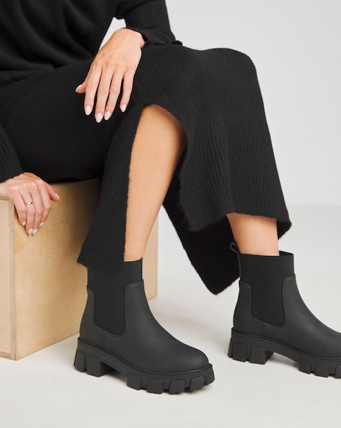 Bryony Lug Sole Ankle Chelsea Boots - Extra Wide Fit (EEE)