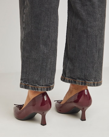 Kiva Lace Front Pointed Toe Court Shoes - Wide Fit (E)