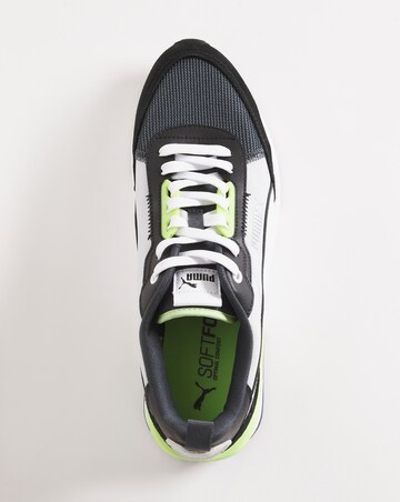 PUMA R22 Trainers
