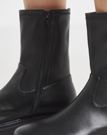 Rosalie Chunky Anle Boots - Wide Fit (E)