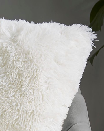 Catherine Lansfield Shaggy Fleece Cushion