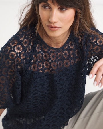 Bubble Sleeve Lace Top