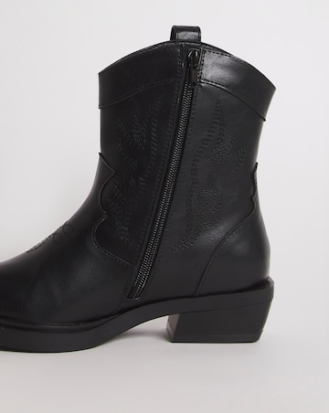 Vita Classic Ankle Western Cowboy Boots - Extra Wide Fit (EEE)