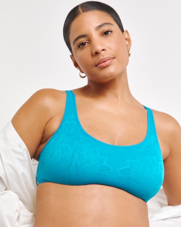 Triumph Fit Lace Non Wired Padded Bra