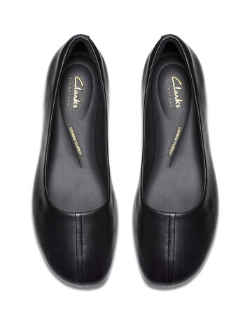 Clarks Livia Lily Leather Ballerina Standard Fit