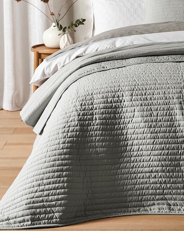 Bianca Quilted Lines Bedspread