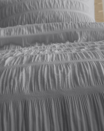 Catherine Lansfield Seersucker Duvet Cover Set