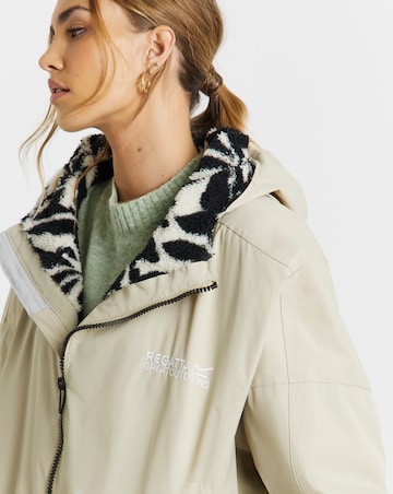 Regatta Waterproof Changing Robe