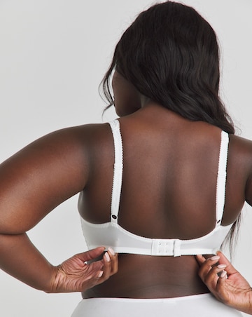 Triumph Amourette Half Pad Balcony Wired Bra White