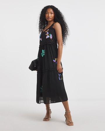 Hope & Ivy Lindsey Sleeveless Embellished Midi Dress with Tiered Skirt