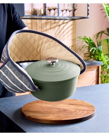 Morphy Richards Cast Aluminium 24cm Green Casserole Dish