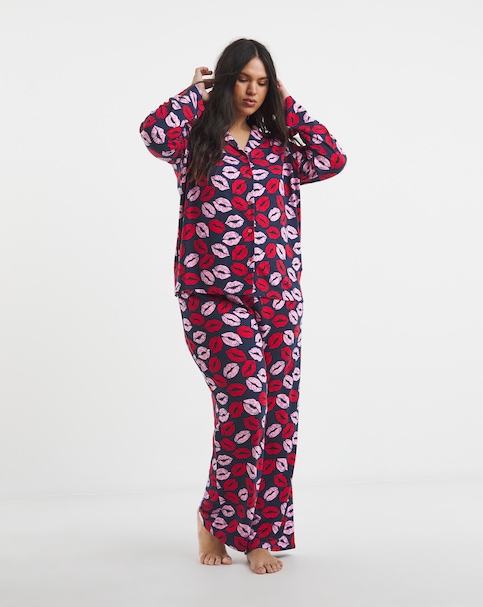 Pretty Secrets Soft Knit Lip Print Revere Pyjama Set
