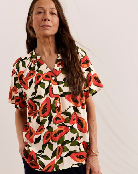 Julipa Petite Printed V-Neck Blouse